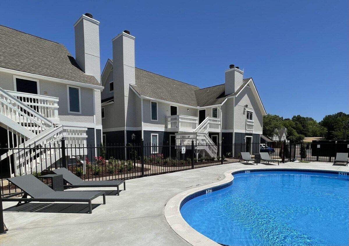 The Pointe East River Place 881 E River Pl Jackson, MS Apartments