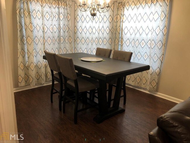 Foto del edificio - 614 Cypress Pointe St