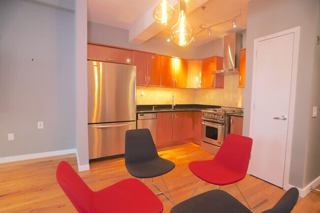 Foto del edificio - 1034 Clinton St