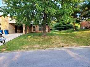 Building Photo - 6 Eagle Dr