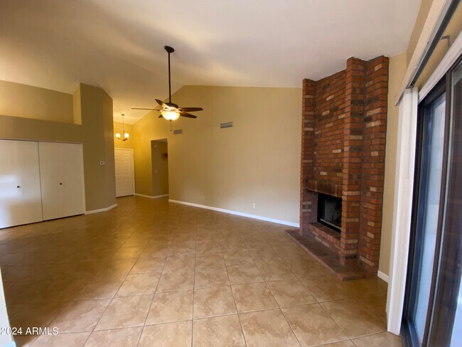 Building Photo - 2757 E Rockledge Rd