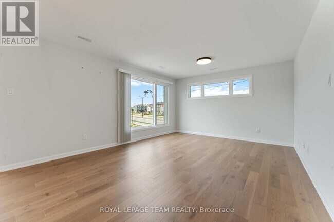 Building Photo - 719 Arcadian Private