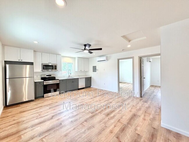 Foto del edificio - 24688 Rugby Ln