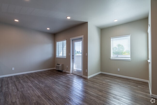 2BR, 2BA - 1,019SF - Living Room - Spring Woods