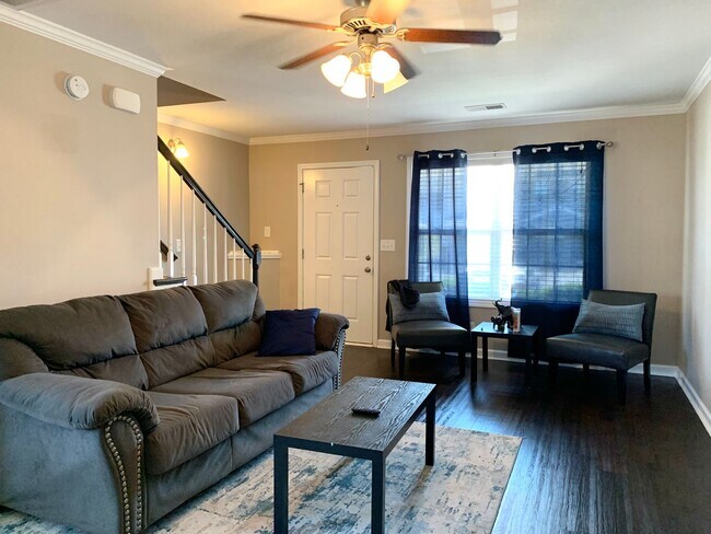 Building Photo - 337 Sam Houston Cir