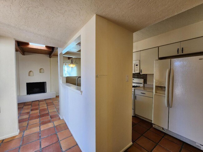 Building Photo - 3073 Plaza Blanca
