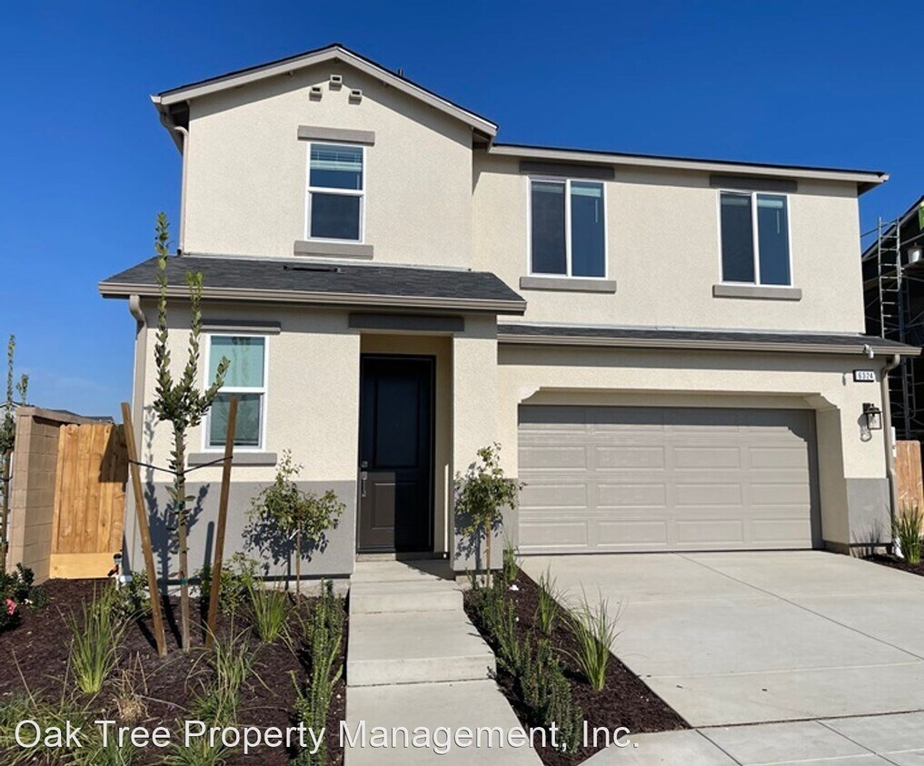Foto principal - 4 br, 2.5 bath House - 6324 W. Swift Avenue