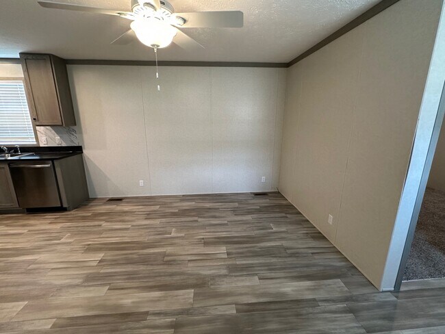Building Photo - 25696 Nuway Ave