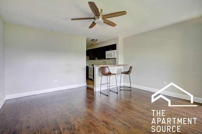 Foto del edificio - 1735 W Bryn Mawr Ave