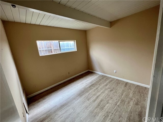 Building Photo - 304 Avenida Santa Barbara