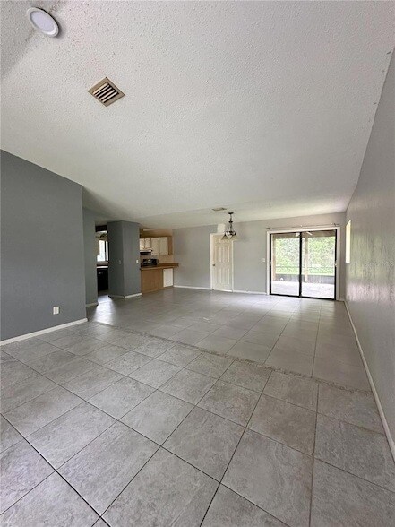 Building Photo - 68 Point Pleasant Dr