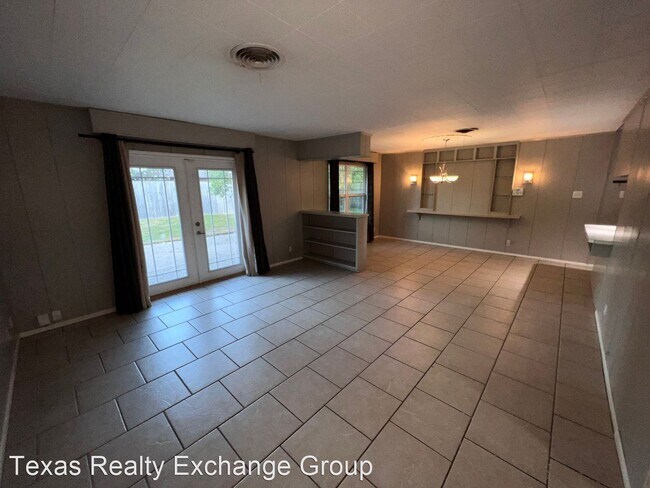 Foto del edificio - 3 br, 2 bath House - 4417 Hamlin Dr.