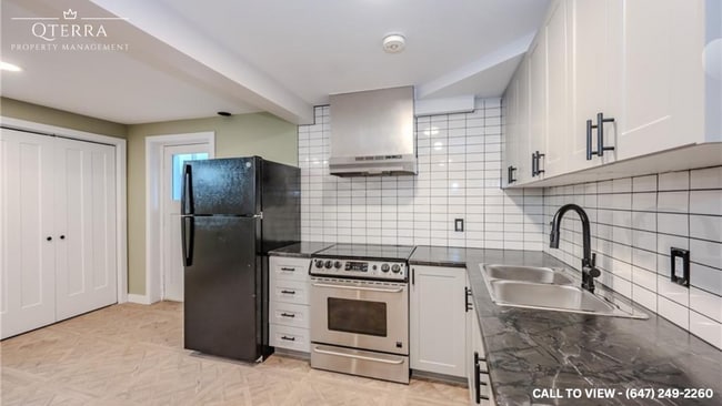 Building Photo - 557 Havelock Dr