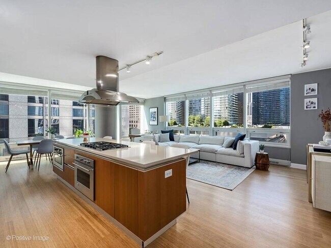 Foto del edificio - 340 E Randolph St