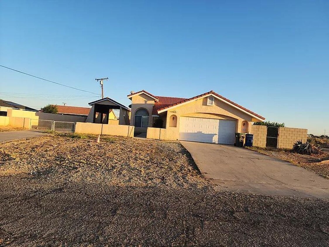 Primary Photo - California City Family Home