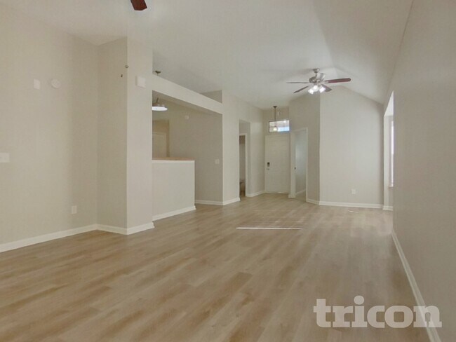 Building Photo - 136 Westport Dr