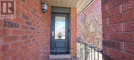 Building Photo - 552 Marlatt Dr