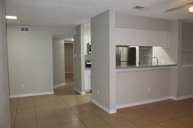 Building Photo - 1122 Brenda Ln