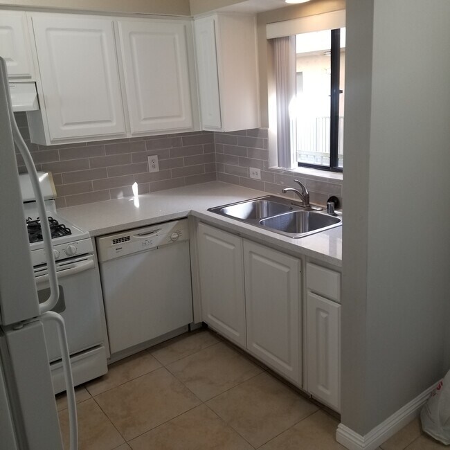 Foto del edificio - 3852 Vinton Ave