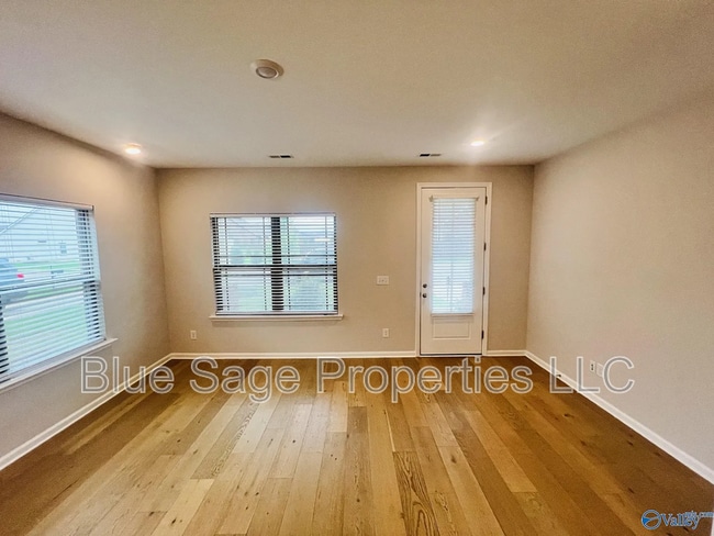 Building Photo - 16423 Demi Dr