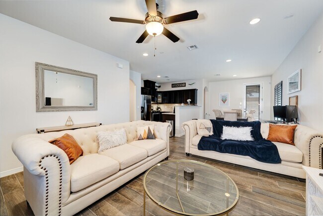 Foto del edificio - BEAUTIFUL EASTSIDE HOME