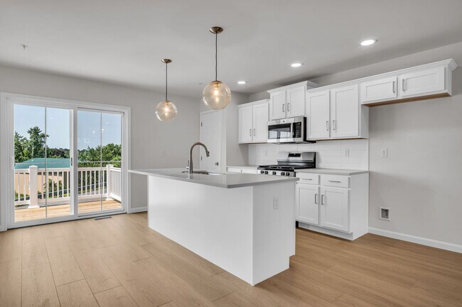 Building Photo - 10 Morgan Cir