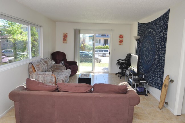 Foto del edificio - 6768 Trigo Rd