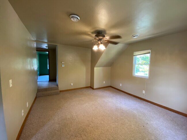 Living room - 201 Broad St
