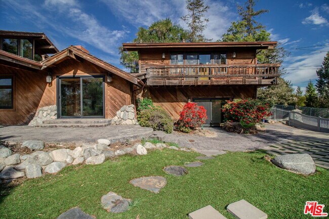 Building Photo - 11619 Lerdo Ave