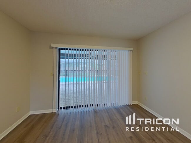 Building Photo - 2666 Luce Dr W