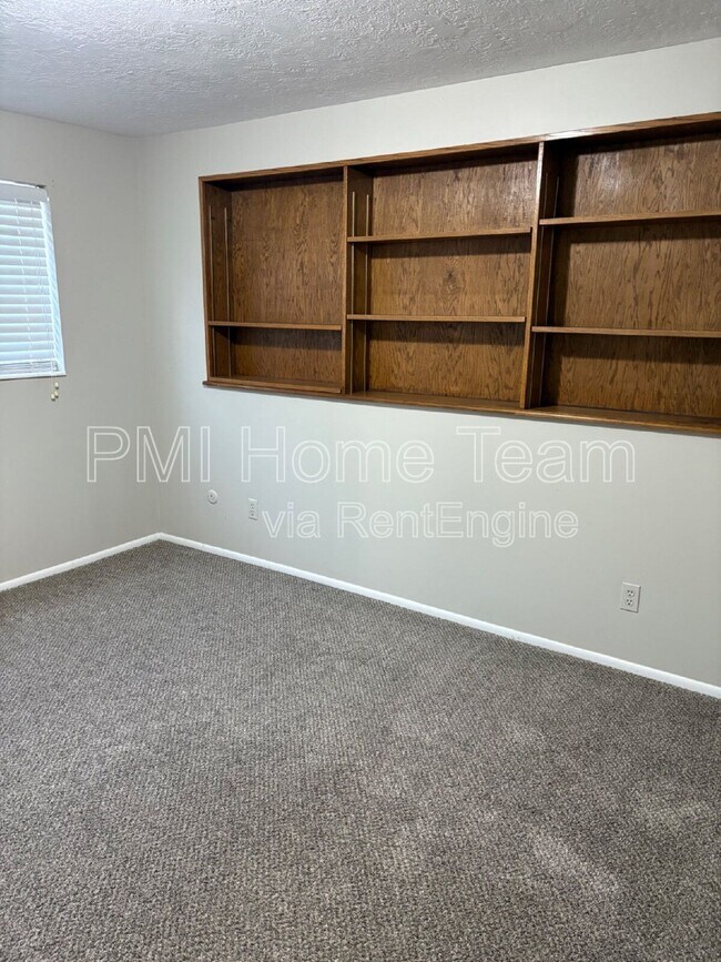 Building Photo - 463 W 2300 S