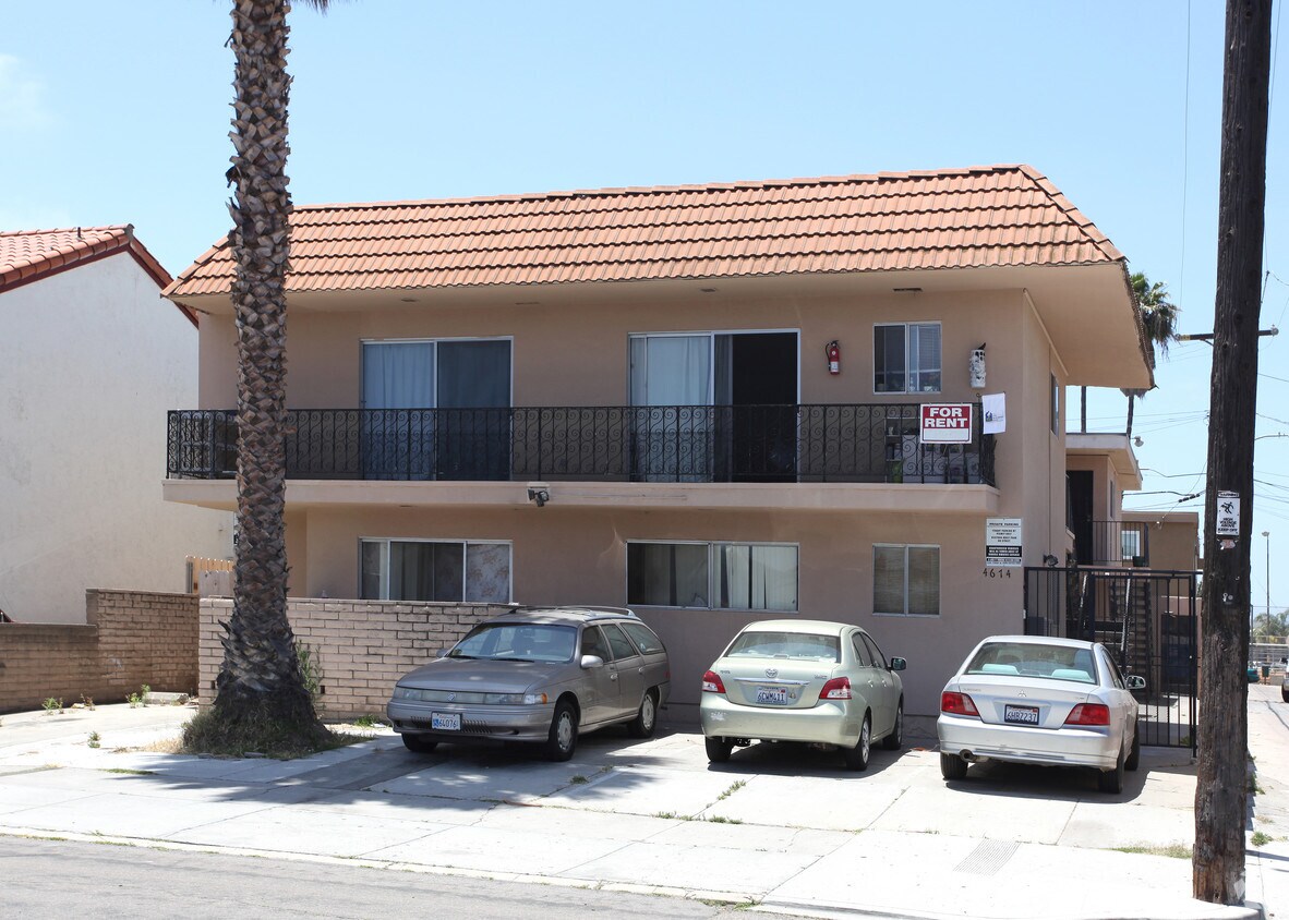 Building Photo - 4674 Wilson Ave