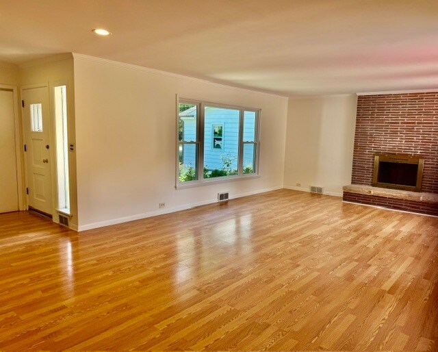 Foto del edificio - 531 Pinecrest Ln