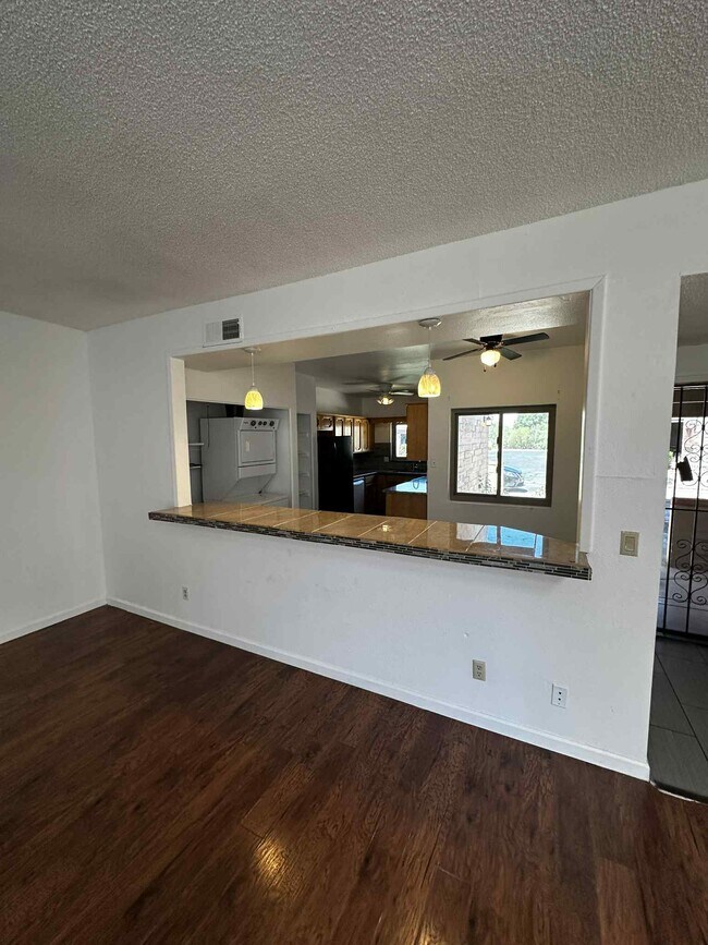 Foto del edificio - 8141 E Daniella Cir