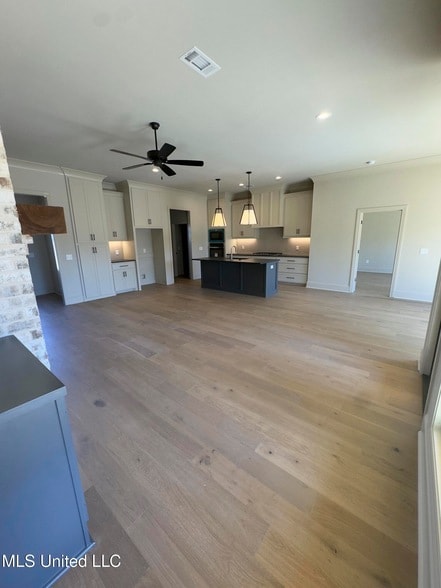 Foto del edificio - 107 Southern Oak Wy