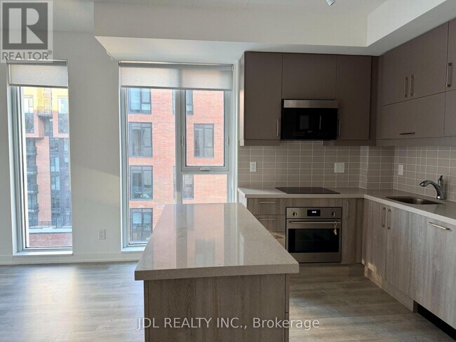 Photo du bâtiment - 8119 Birchmount Rd