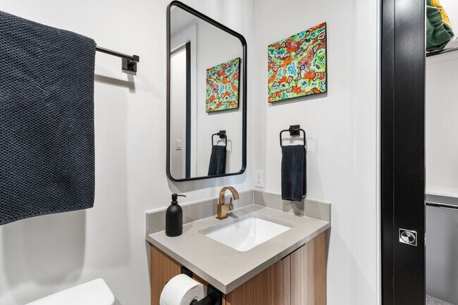 Foto del edificio - 1504 Ennis St