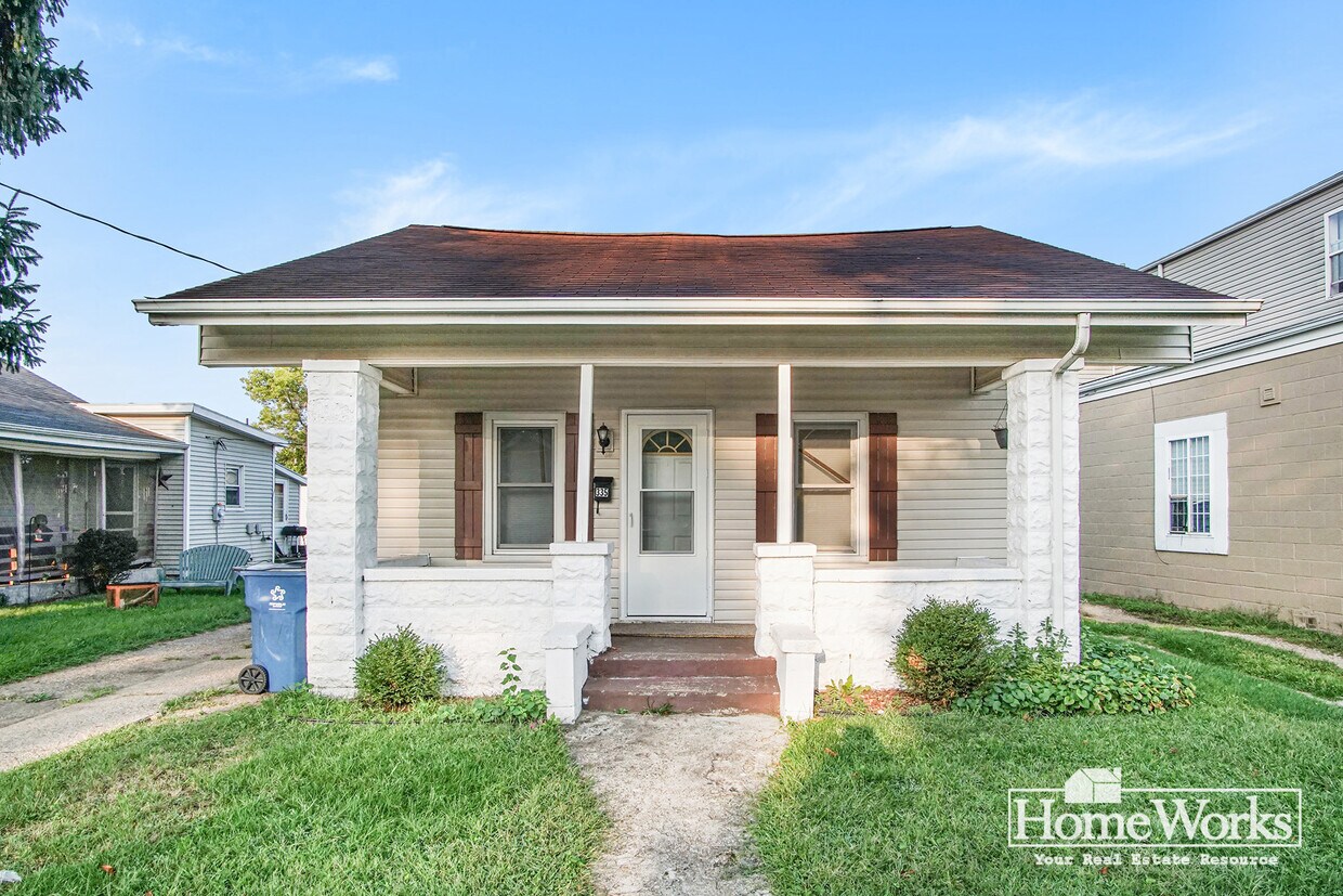 Primary Photo - 335 Smith St