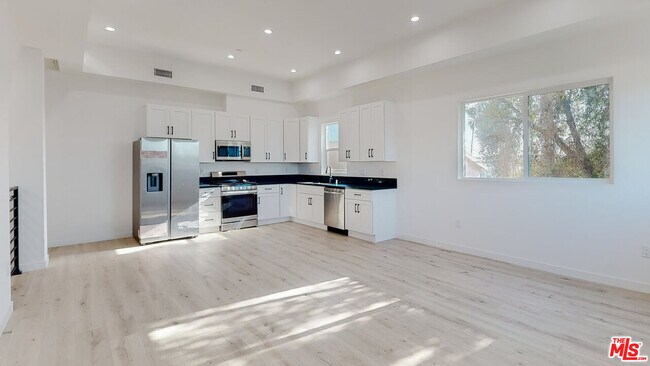 Foto del edificio - 1509 Cloverdale Ave
