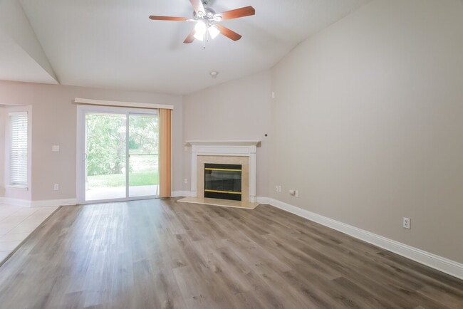 Building Photo - 1129 Sandlake Rd