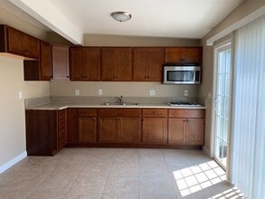 Building Photo - 2392 Lemon Ave