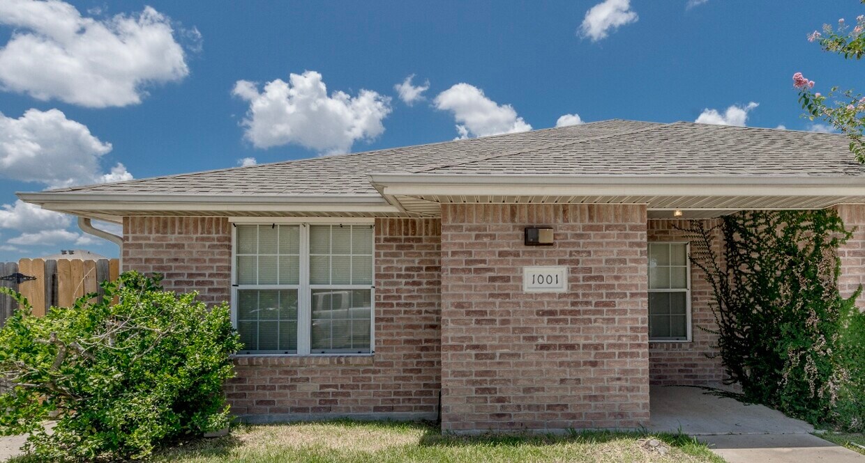 Foto principal - 1001 Crepe Myrtle Ct