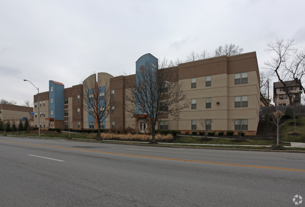 Foto del edificio - Parkway Apartments