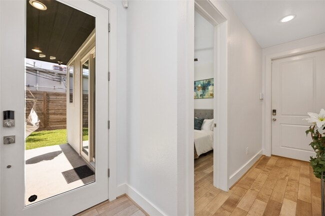 Foto del edificio - 5914 Val Verde St