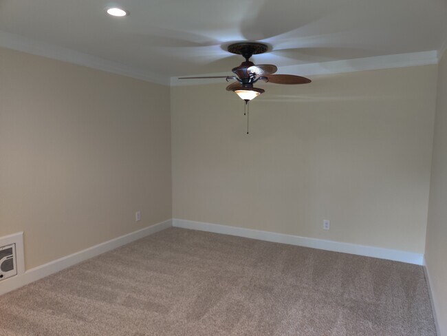Foto del edificio - 7501 Ruby Dr SW