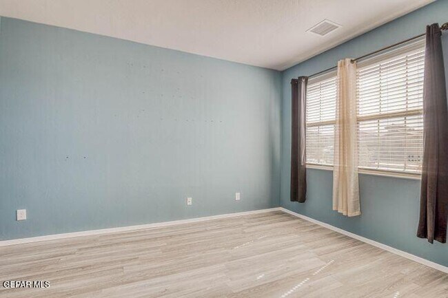 Foto del edificio - 13645 Samlesbury Ave