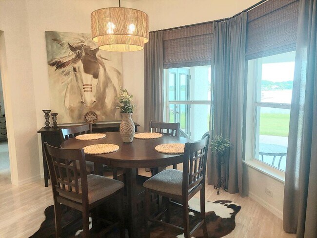 Foto del edificio - 1026 S Lake Mariam Dr