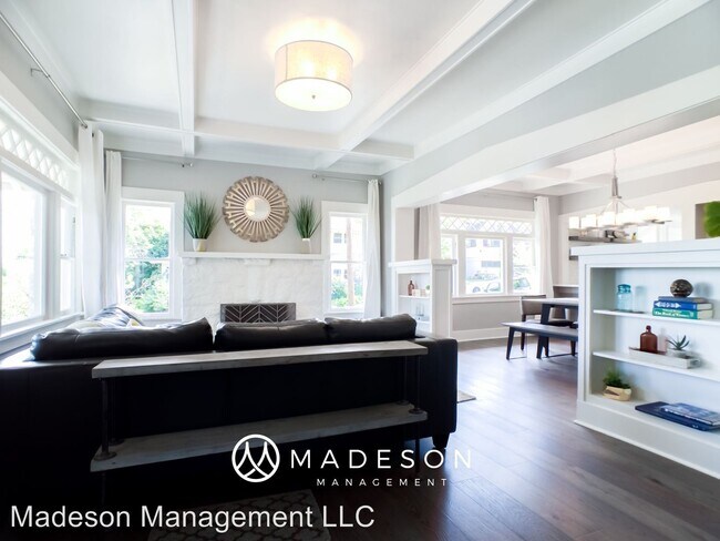 Foto del edificio - 4803 Whitman Ave N