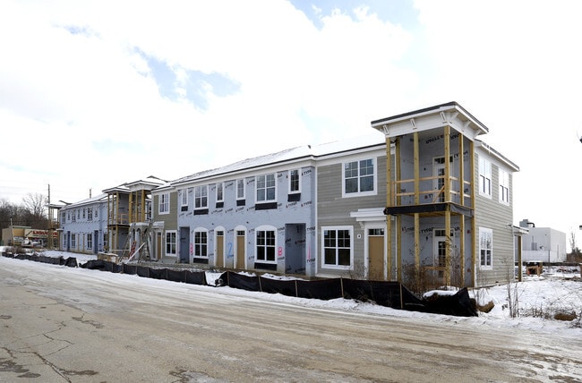 Primary Photo - LINDEN SQUARE