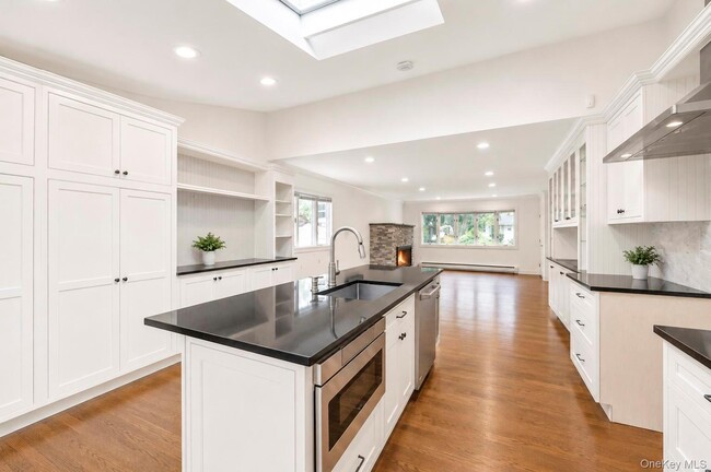 Building Photo - 84 Twin Lawns Ave